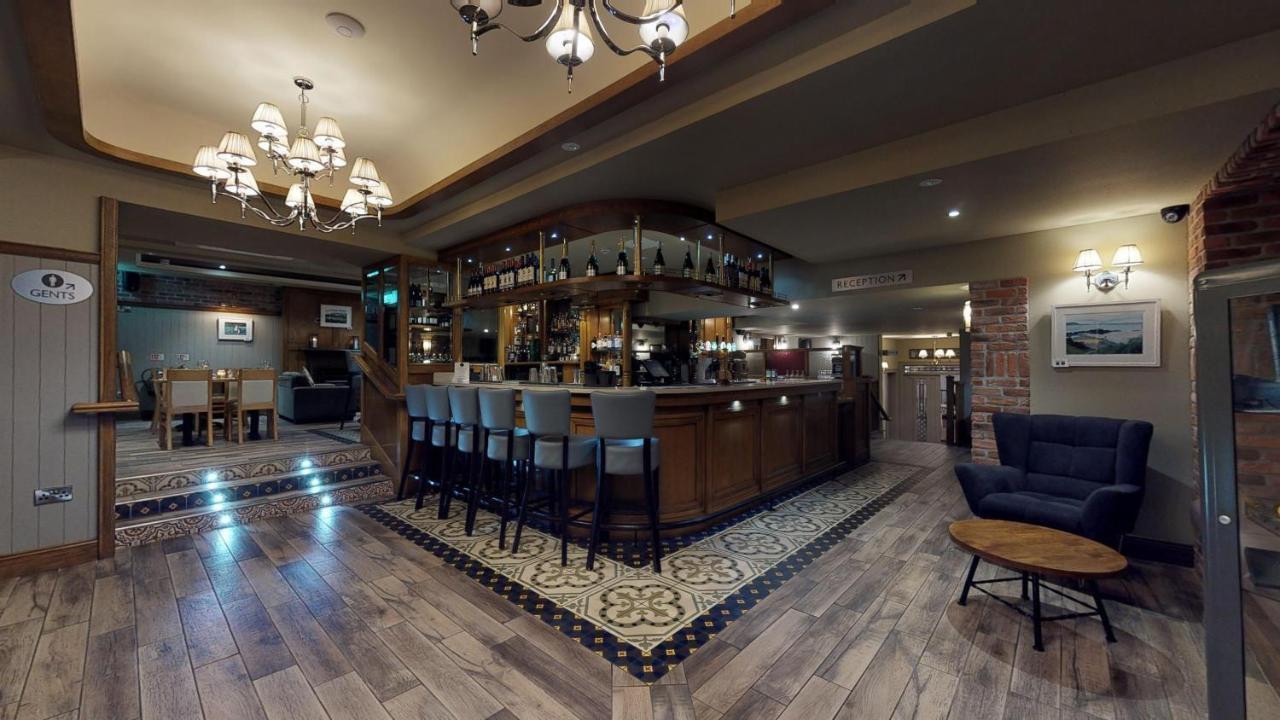 Foyle Hotel Moville Esterno foto